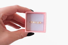 Load image into Gallery viewer, opal eternity band gift box pink packaging