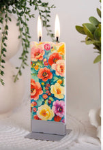 Load image into Gallery viewer, Beauty in Bloom flat candle with floral design and steel stand
